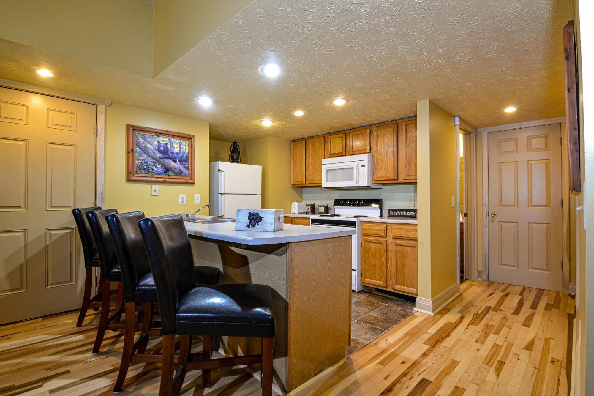 Bear Footin' On The Creek Villa Gatlinburg Room photo