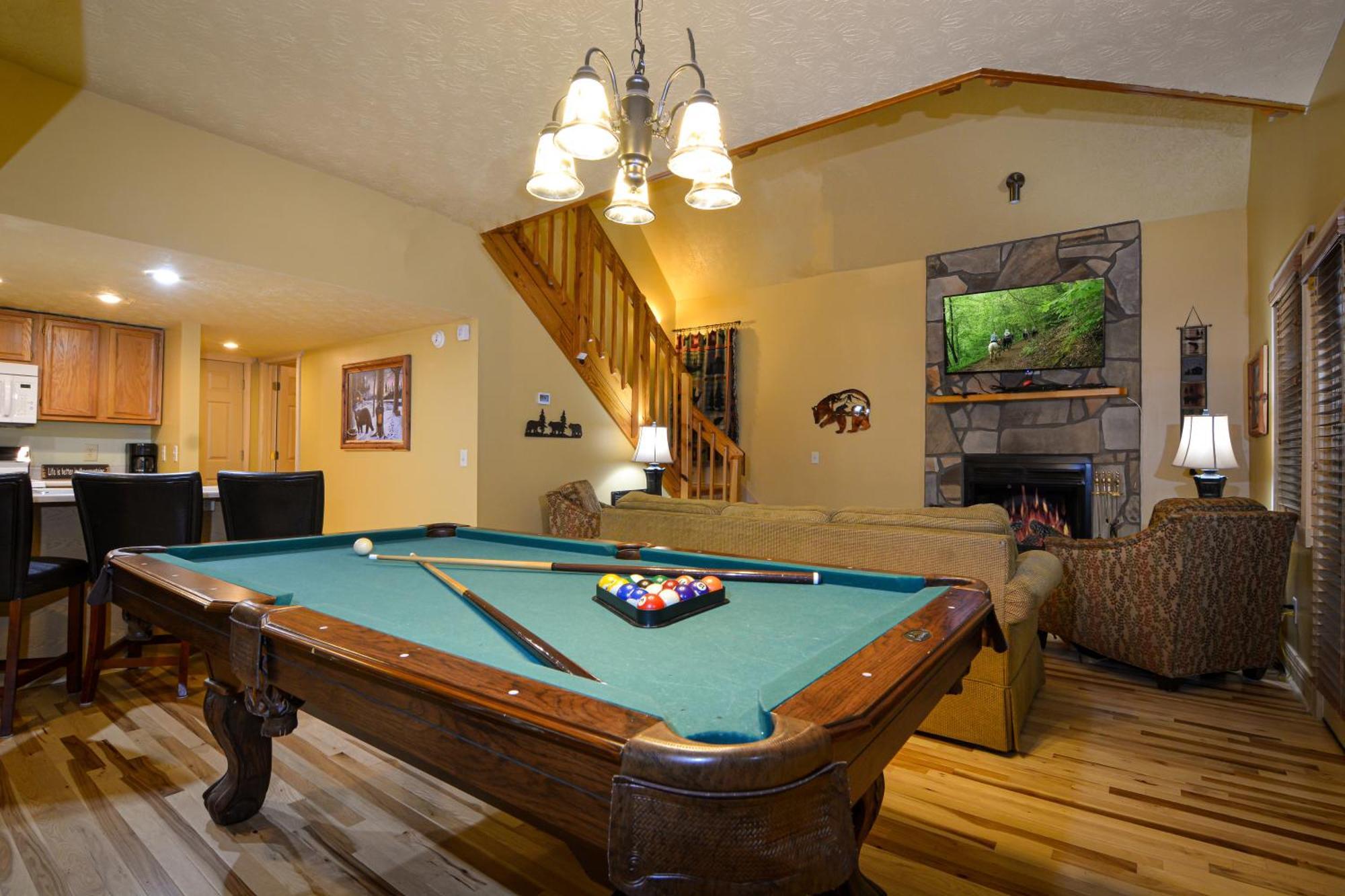 Bear Footin' On The Creek Villa Gatlinburg Room photo