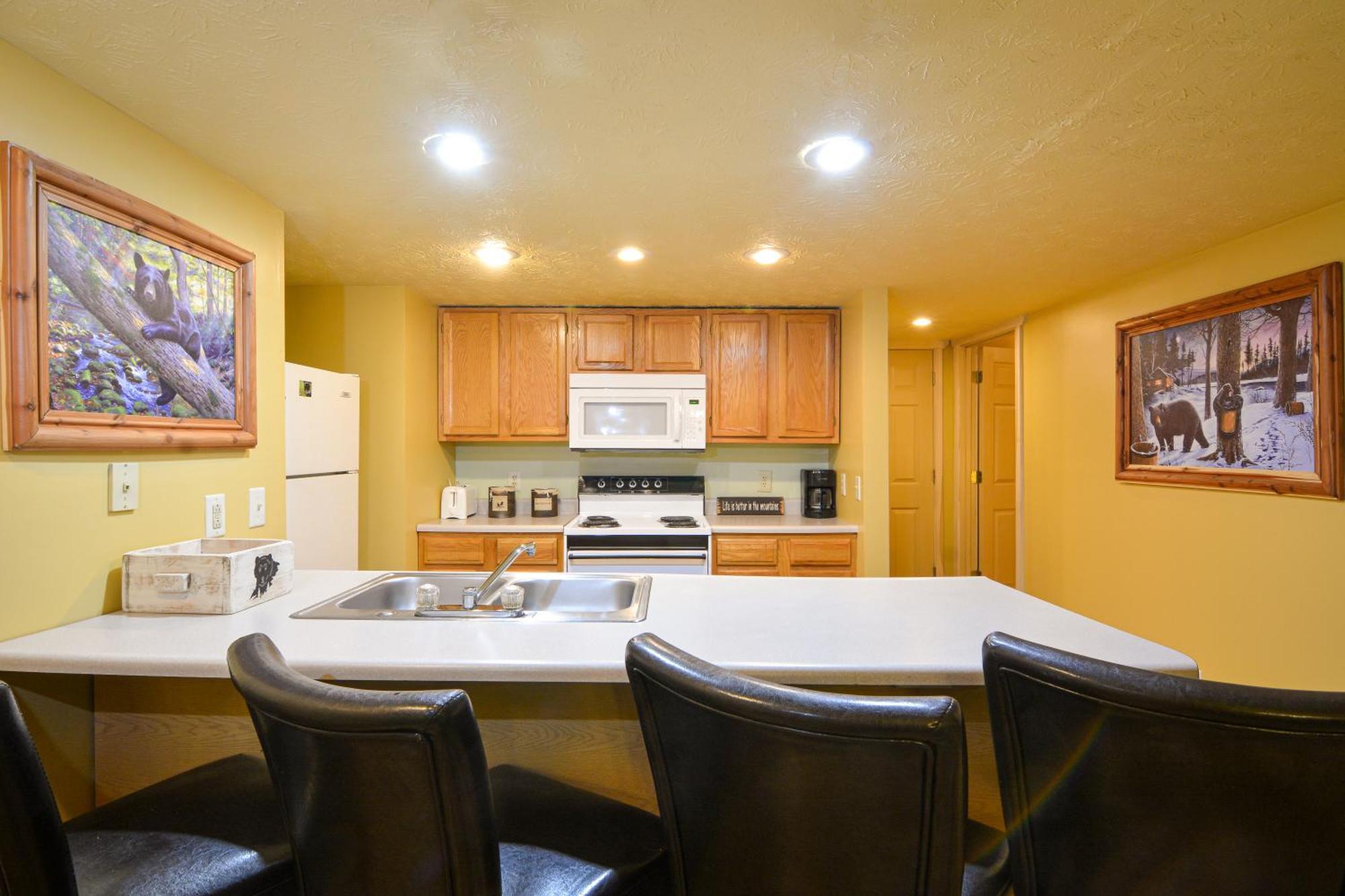 Bear Footin' On The Creek Villa Gatlinburg Room photo