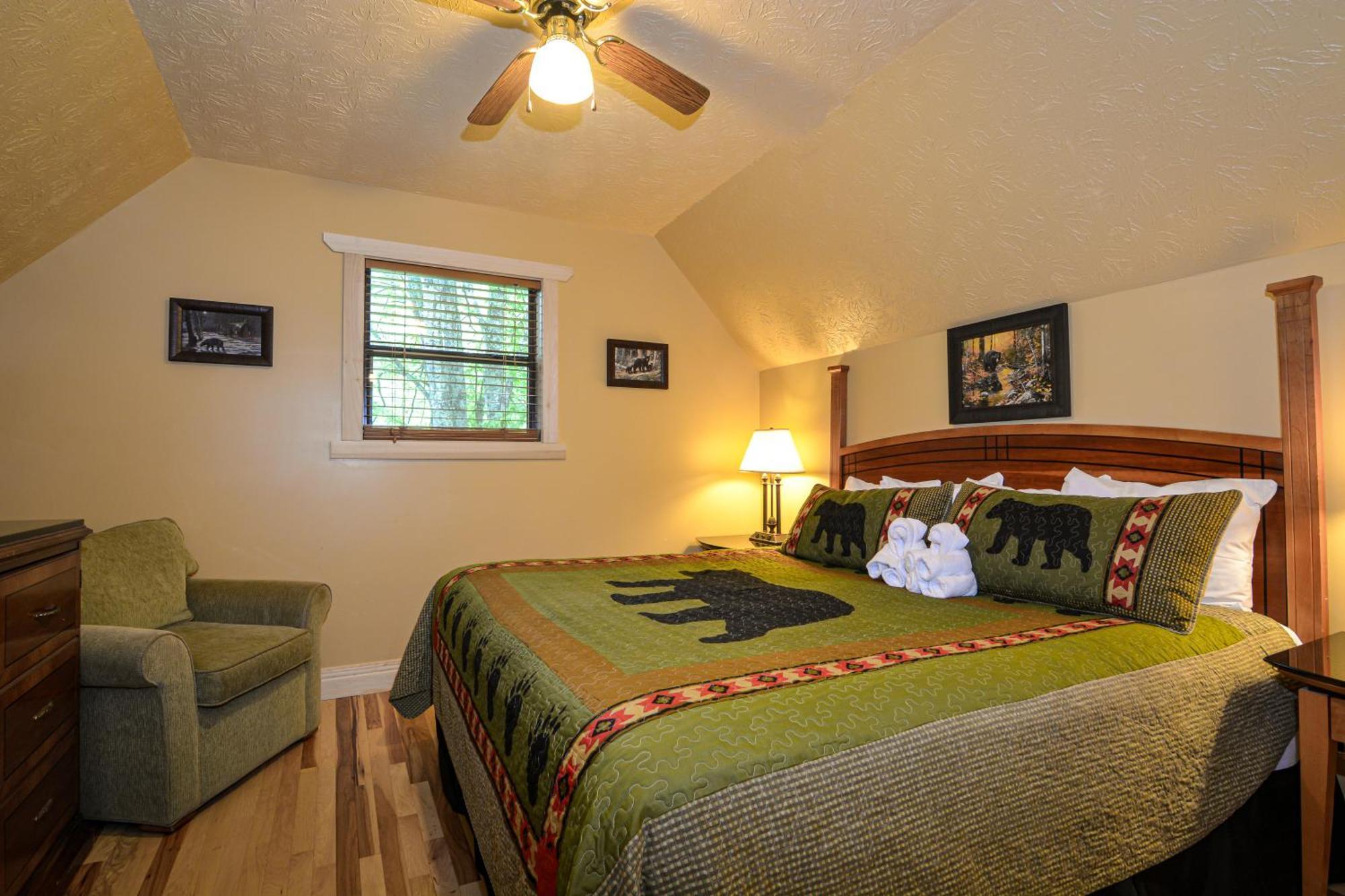 Bear Footin' On The Creek Villa Gatlinburg Room photo