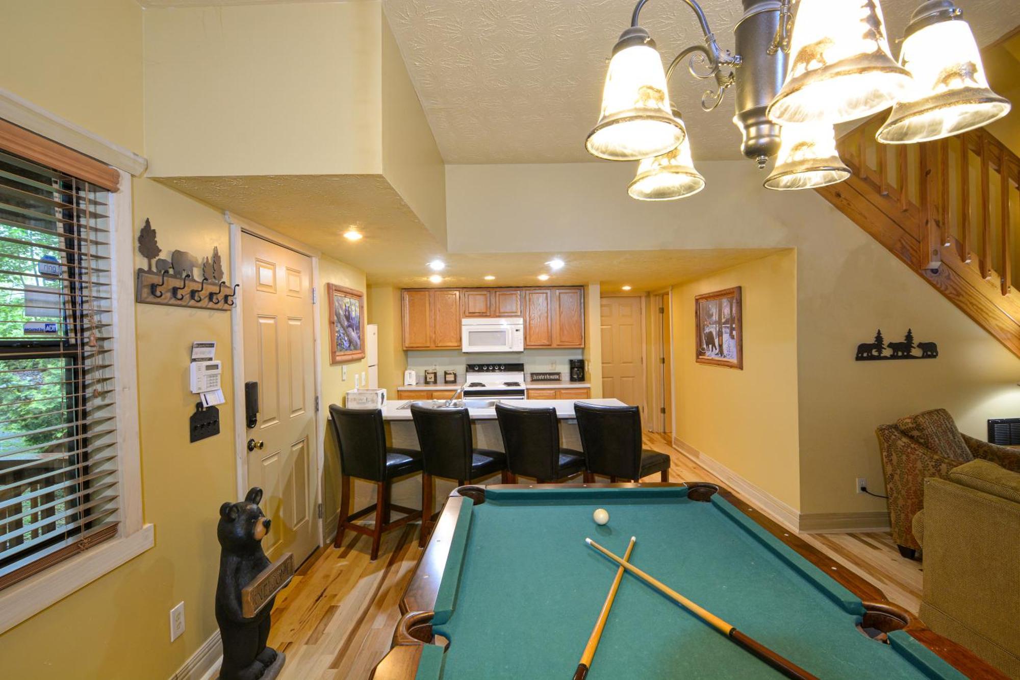 Bear Footin' On The Creek Villa Gatlinburg Room photo