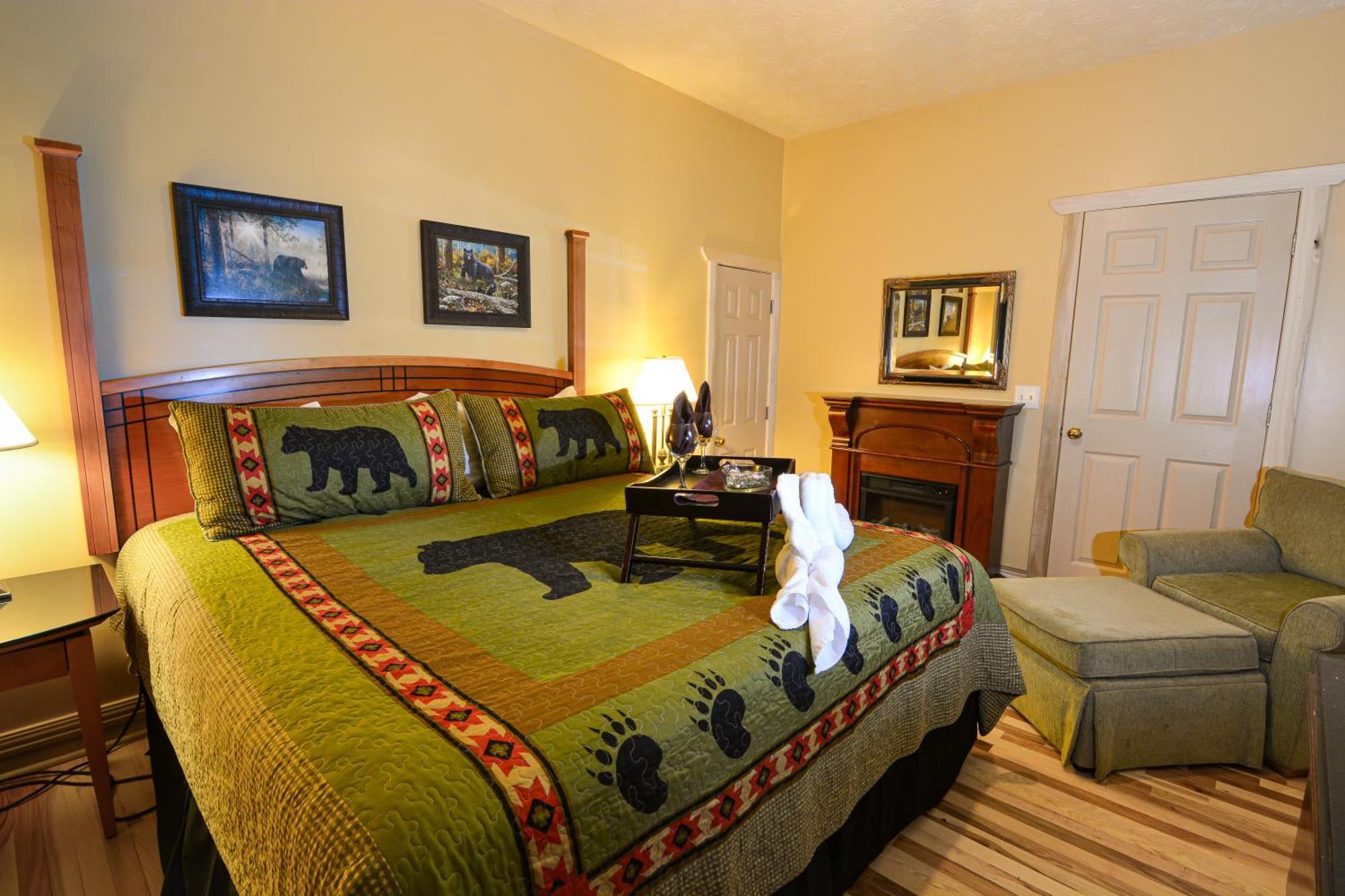 Bear Footin' On The Creek Villa Gatlinburg Room photo