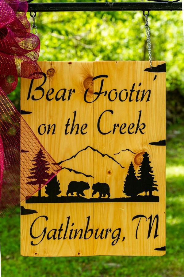 Bear Footin' On The Creek Villa Gatlinburg Exterior photo