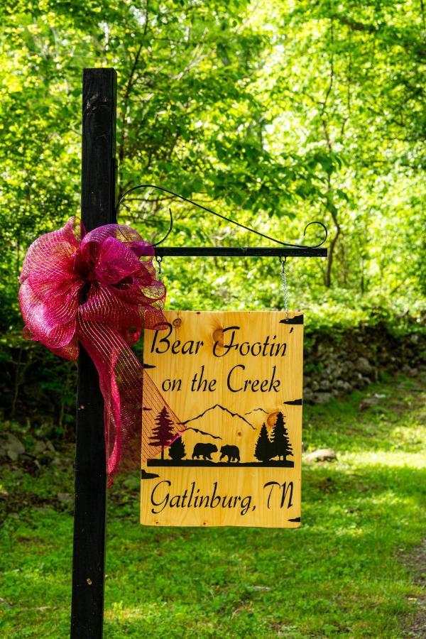 Bear Footin' On The Creek Villa Gatlinburg Exterior photo